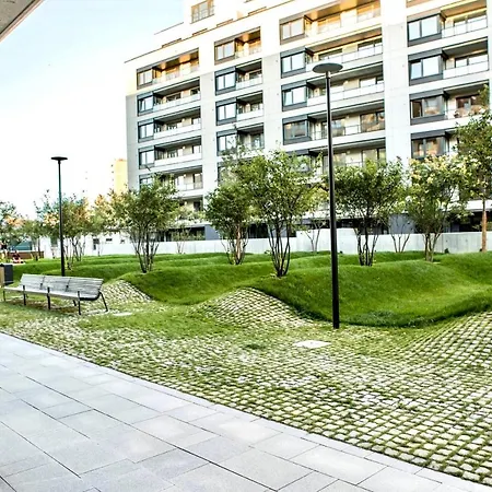 Elegant, Bright Spacious In Center Apartamento