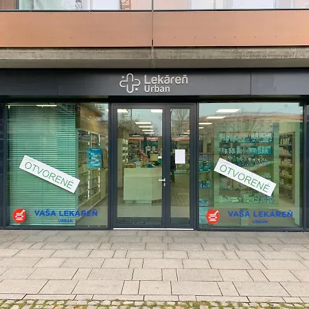 Elegant, Bright Spacious In Center *